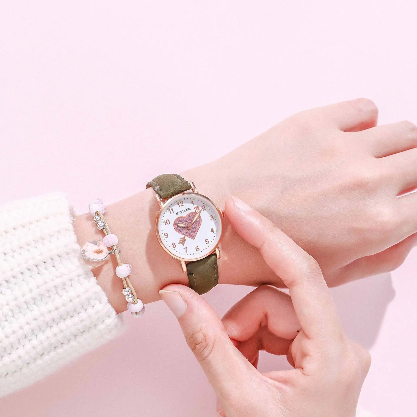 Cute Heart-shaped Dial Glowing Children's Watch Luminous Fluorescent Female Student Fashion Watch Simple love at first sight